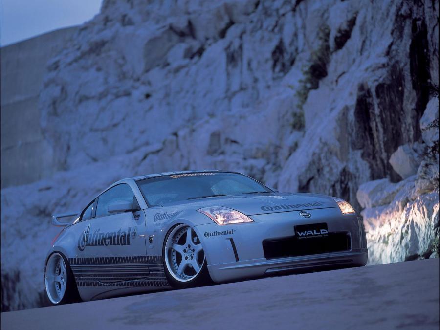 Nissan 350Z by Wald 2004 года  (фото 7 из 12)